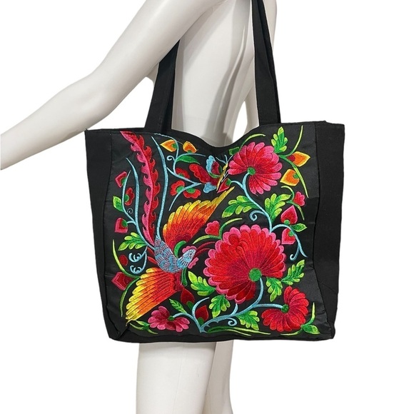 Oaxaca México Black Floral embroidered tote bag
New - Picture 4 of 8
